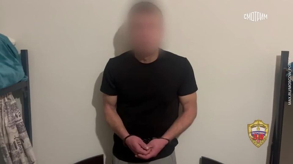 Полицейские задержали в Подольске поджигателя мусорных контейнеров, из-за которого повреждены восемь авто и два мотоцикла на Донецкой улице в Москве