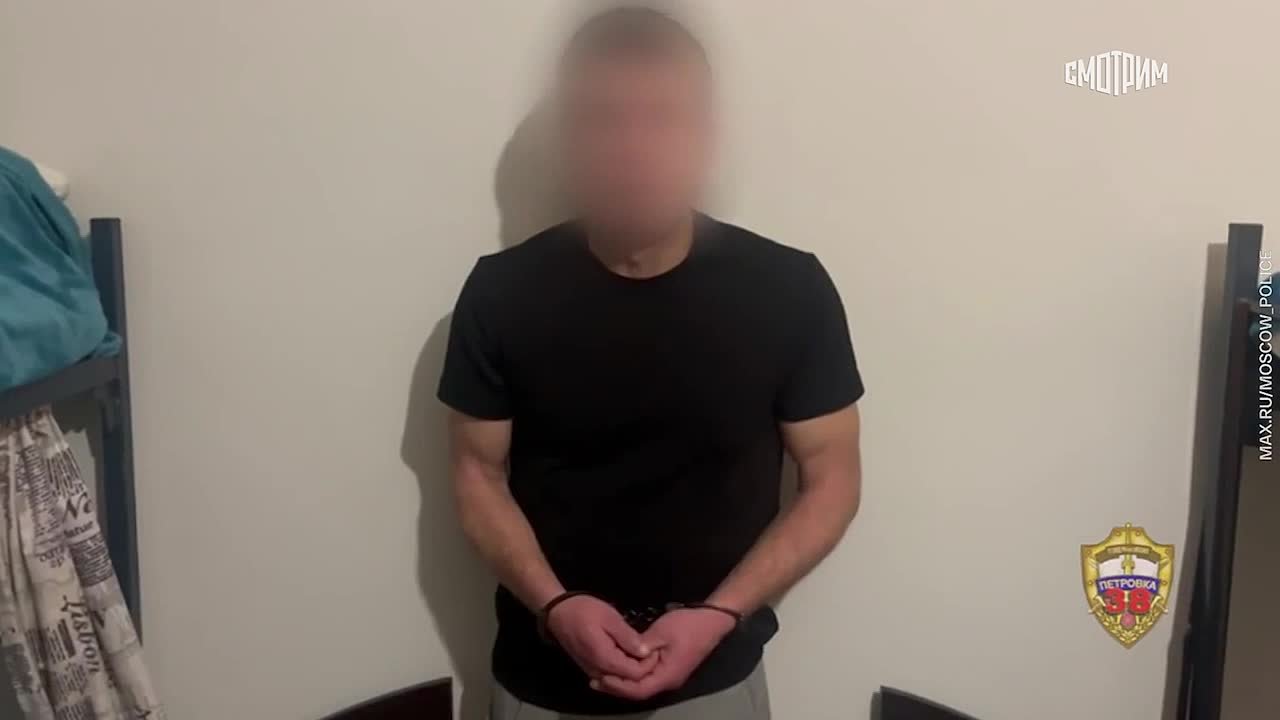 Полицейские задержали в Подольске поджигателя мусорных контейнеров, из-за которого повреждены восемь авто и два мотоцикла на Донецкой улице в Москве