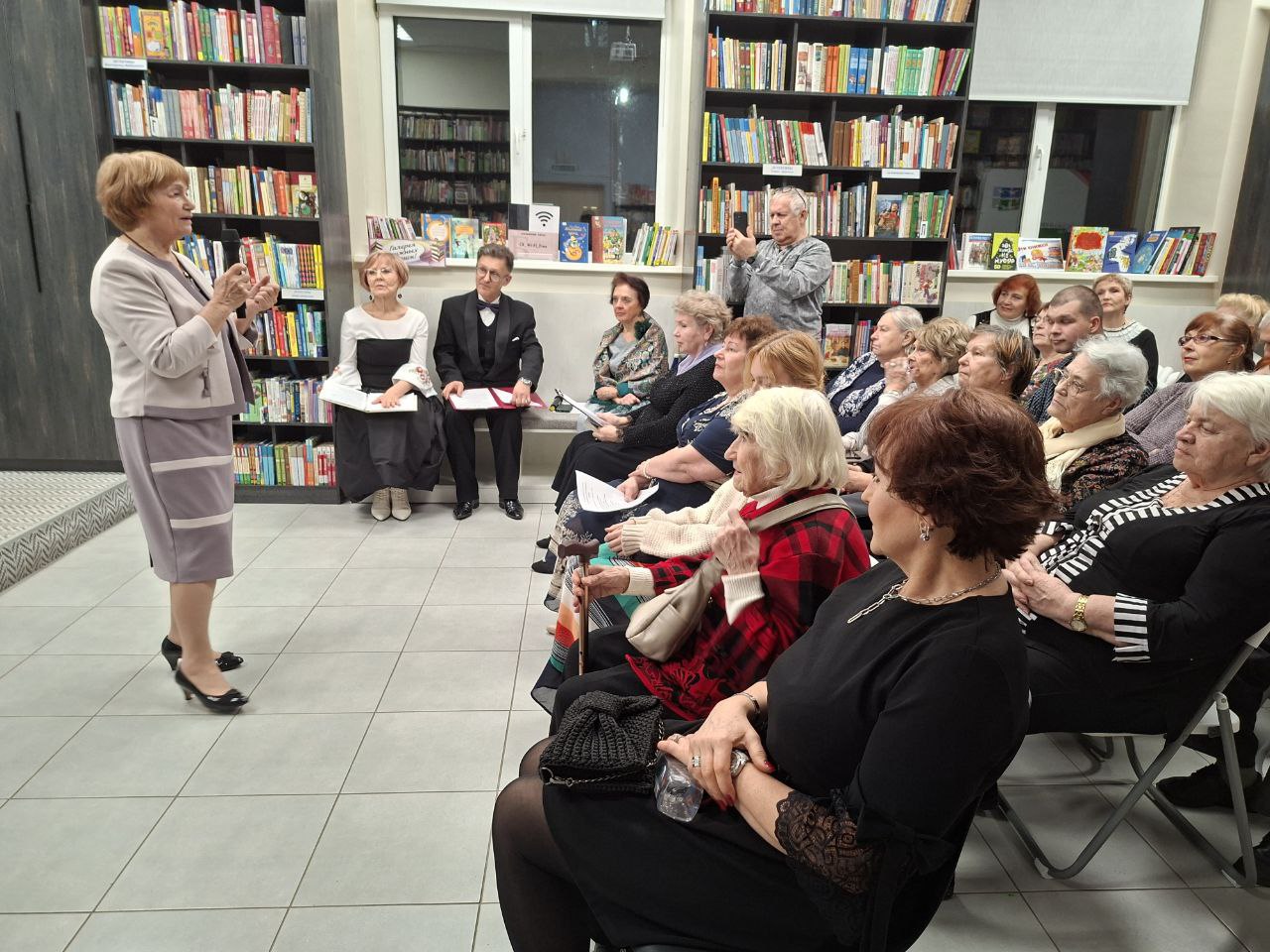 Есенинский вечер прошёл в чеховской библиотеке Есенинский вечер прошёл в чеховской библиотеке