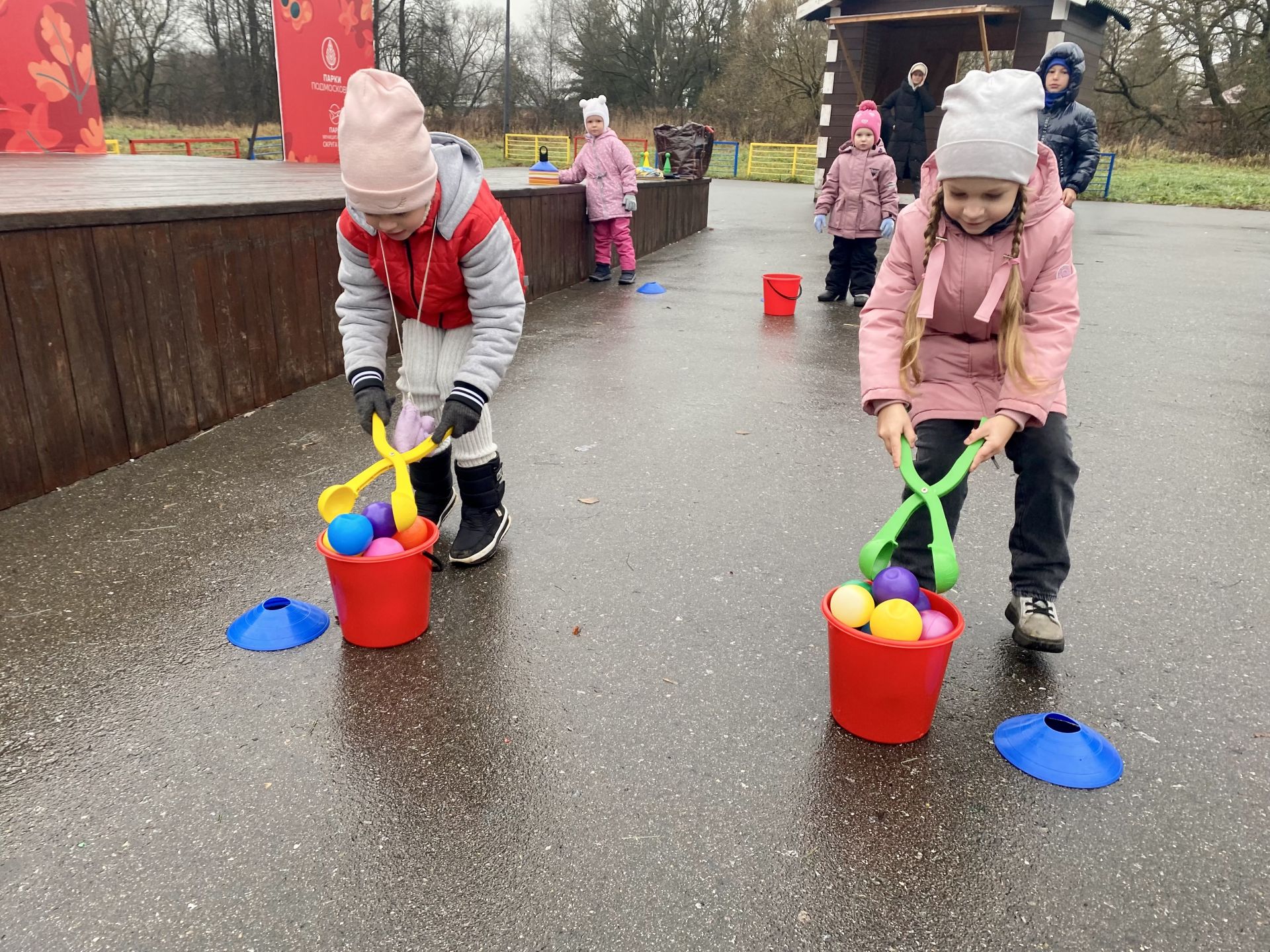 Наши новости. Игровая программа на свежем воздухе от ДК «Луч» м.о. Чехов Наши новости. Игровая программа на свежем воздухе от ДК «Луч» м.о. Чехов