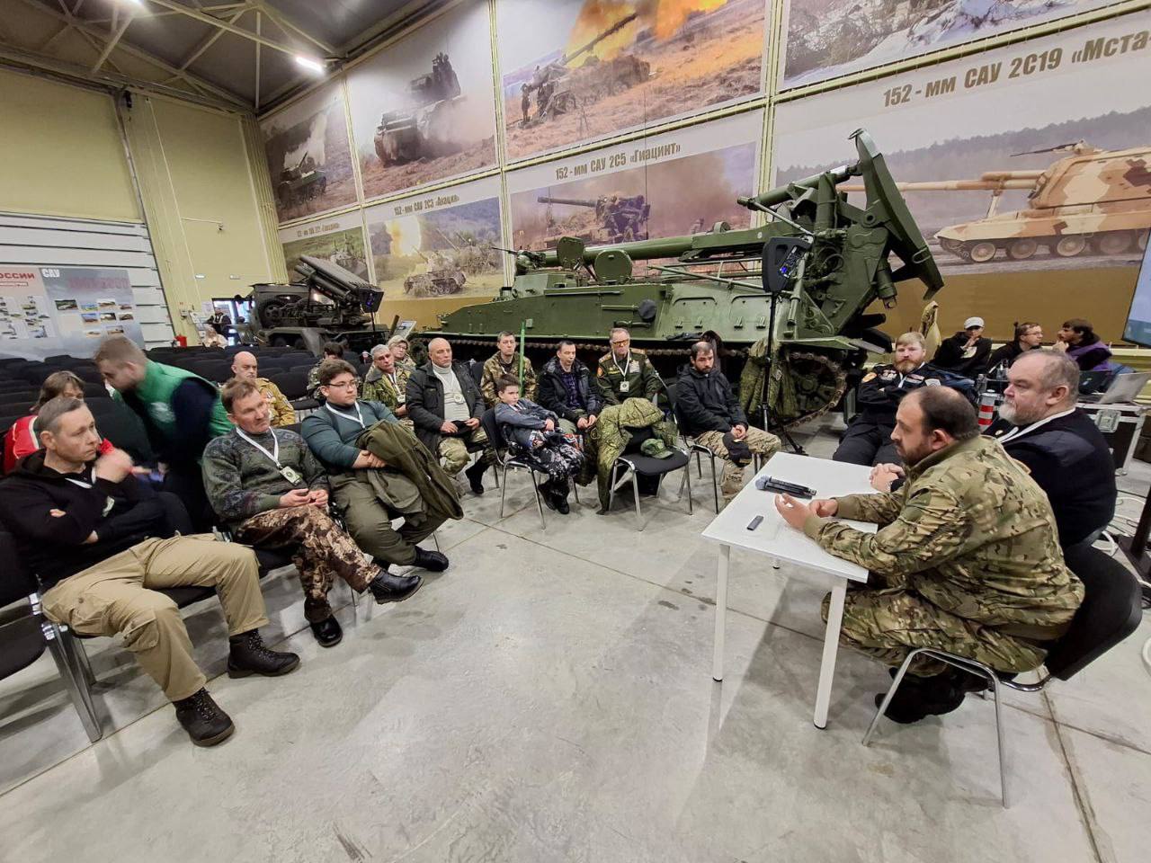 В Подмосковье представители поискового отряда УТ МВД России по ЦФО имени И.Д. Казакова торжественно закрыли «Вахту Памяти – 2025» На территории «Музея отечественной военной истории» в Падиково прошла торжественная церемония... В Подмосковье представители поискового отряда УТ МВД России по ЦФО имени И.Д. Казакова торжественно закрыли «Вахту Памяти – 2025» На территории «Музея отечественной военной истории» в Падиково прошла торжественная церемония...