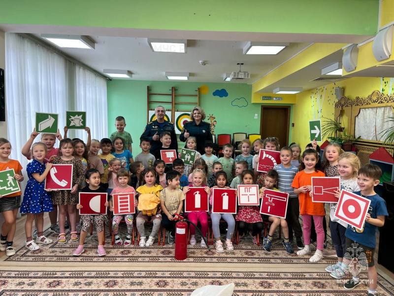 В Раменском инспекторы ГПН и ГИМС провели занятие в детском саду