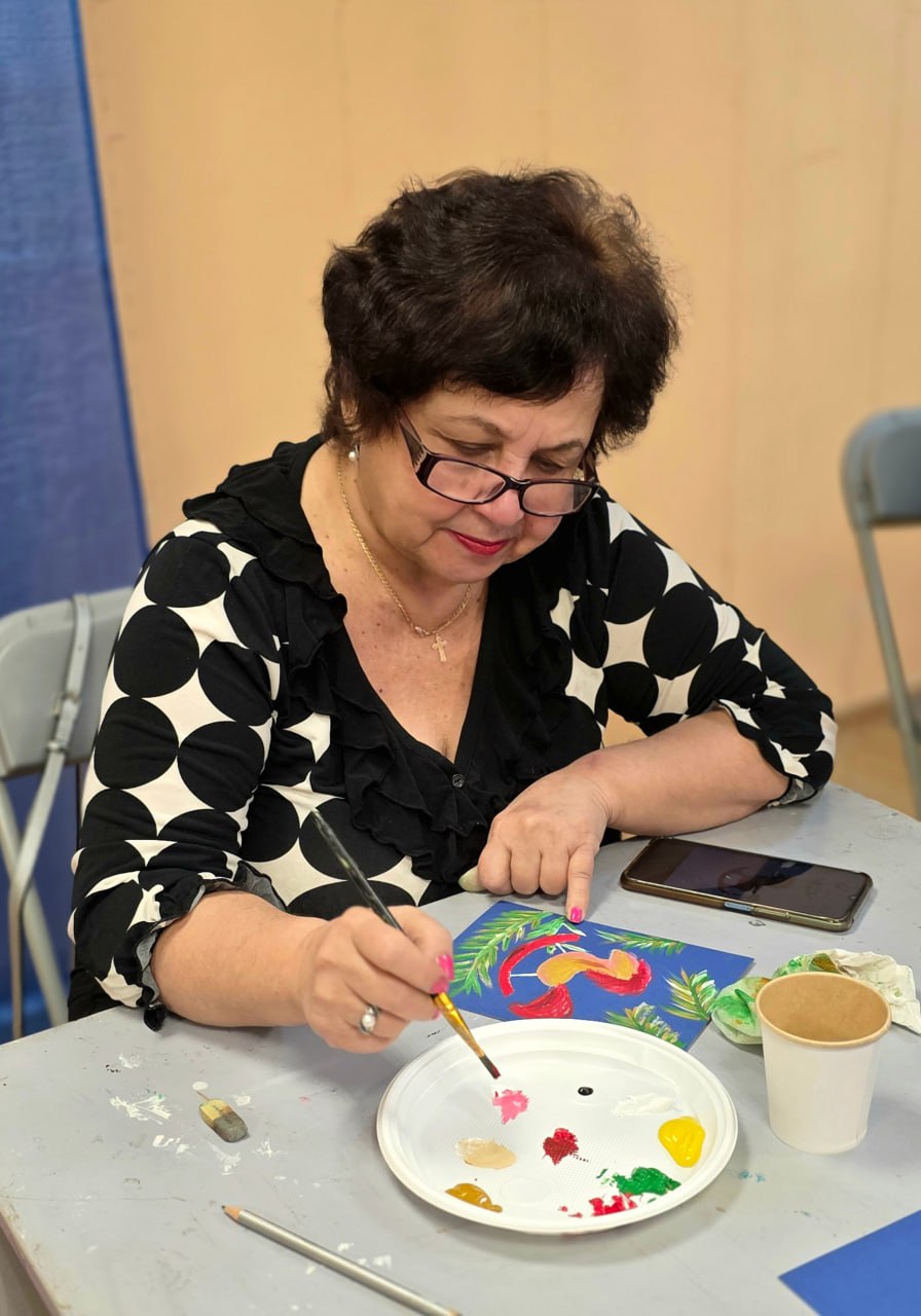 Художественный мастер-класс «Новогодняя открытка для СВОих» состоялся для участников программы «Активное долголетие» муниципального округа Чехов Художественный мастер-класс «Новогодняя открытка для СВОих» состоялся для участников программы «Активное долголетие» муниципального округа Чехов