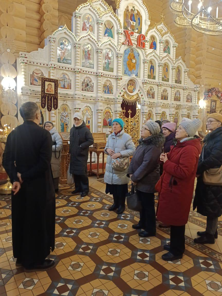 Участники проекта «Активное долголетие» побывали на экскурсии в Михайло-Архангельском храмовом комплексе Участники проекта «Активное долголетие» побывали на экскурсии в Михайло-Архангельском храмовом комплексе