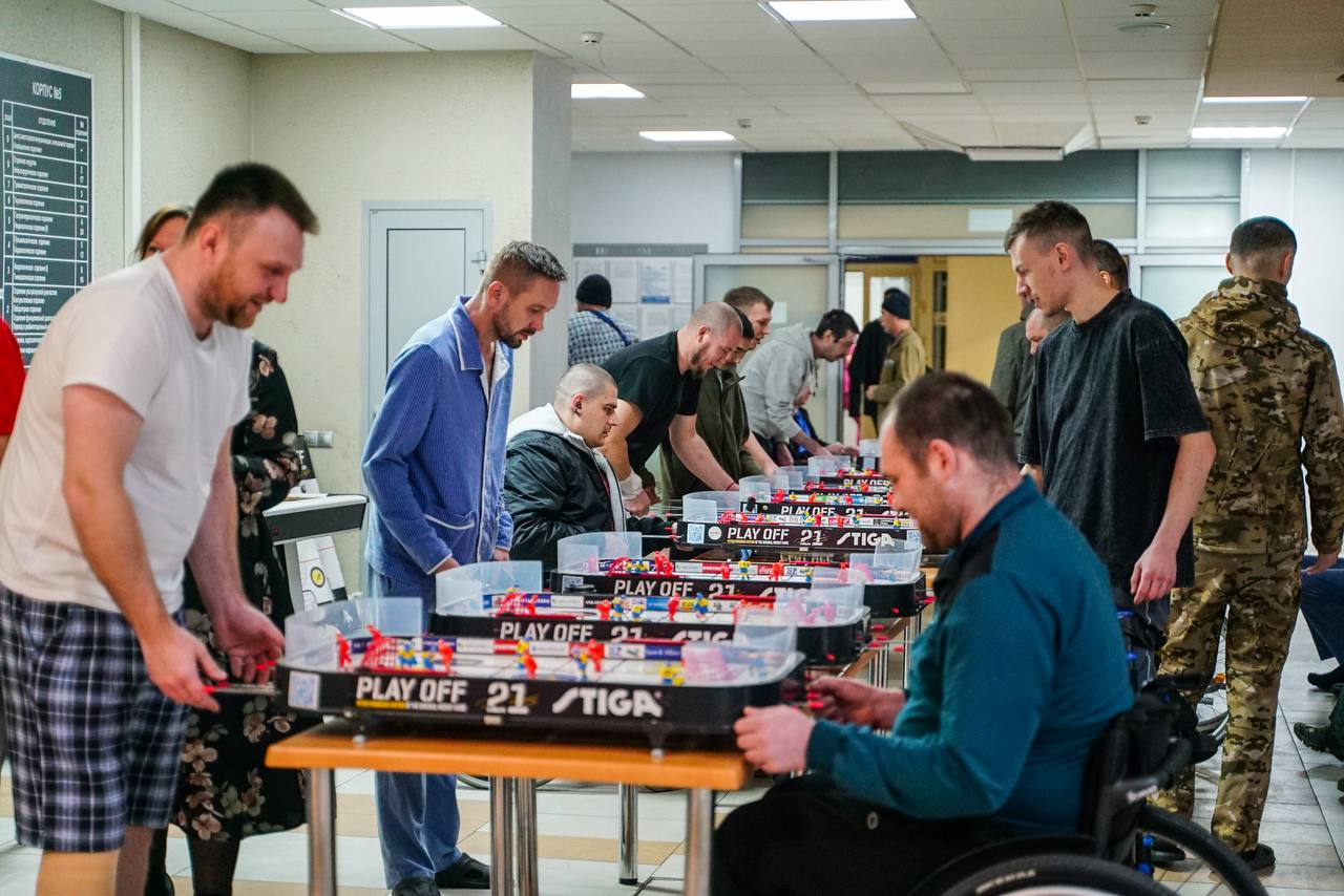 В Химках прошёл турнир по настольному хоккею для участников СВО