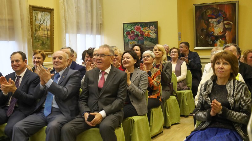 В Солнечногорске поздравили с 80-летием Сергея Волошнюка В Солнечногорске поздравили с 80-летием Сергея Волошнюка