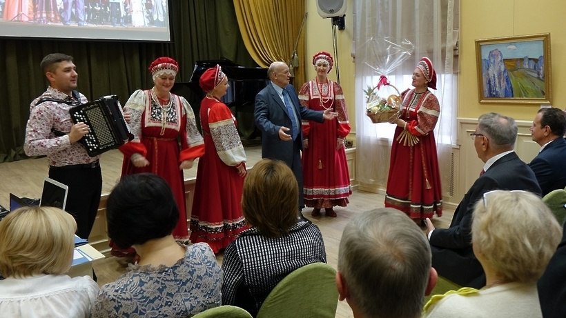 В Солнечногорске поздравили с 80-летием Сергея Волошнюка В Солнечногорске поздравили с 80-летием Сергея Волошнюка