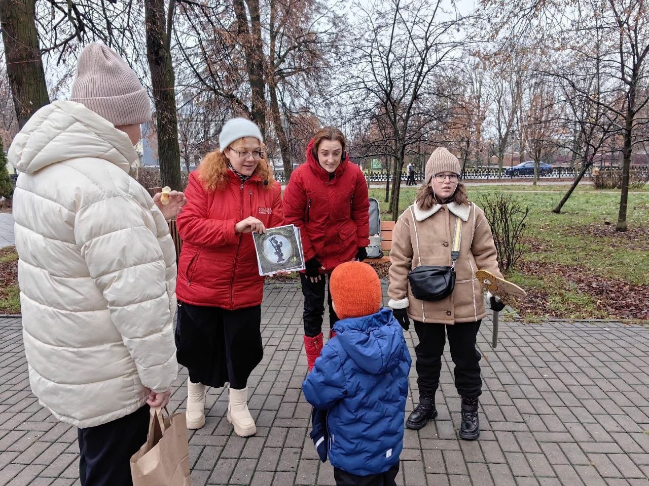 Парки Коломны и Озёр приглашают взрослых и детей провести время на свежем воздухе - весело, активно и с пользой Парки Коломны и Озёр приглашают взрослых и детей провести время на свежем воздухе - весело, активно и с пользой