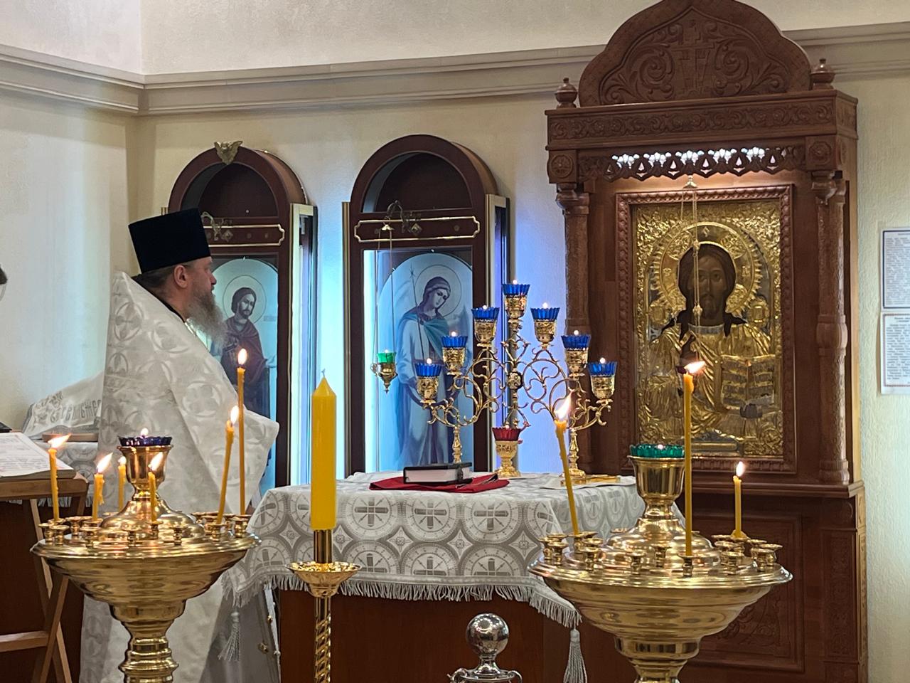 В аэропорту Домодедово прошла первая литургия на транспортном объекте в России В аэропорту Домодедово прошла первая литургия на транспортном объекте в России