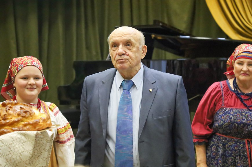 В Солнечногорске поздравили с 80-летием Сергея Волошнюка