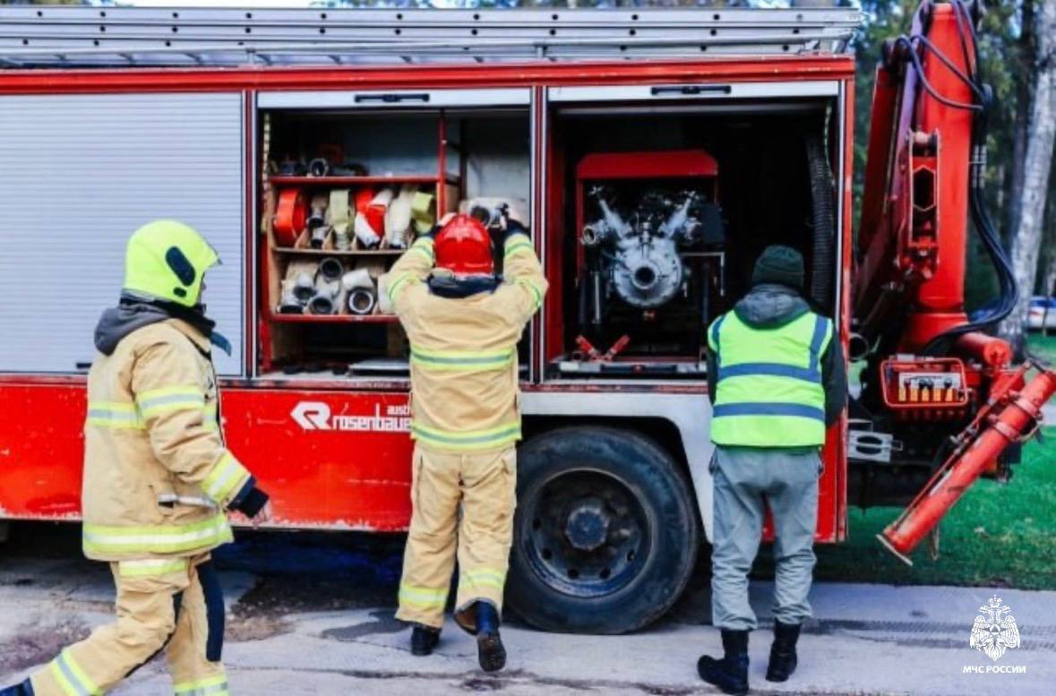 Учения добровольной пожарной команды в Мытищах Учения добровольной пожарной команды в Мытищах