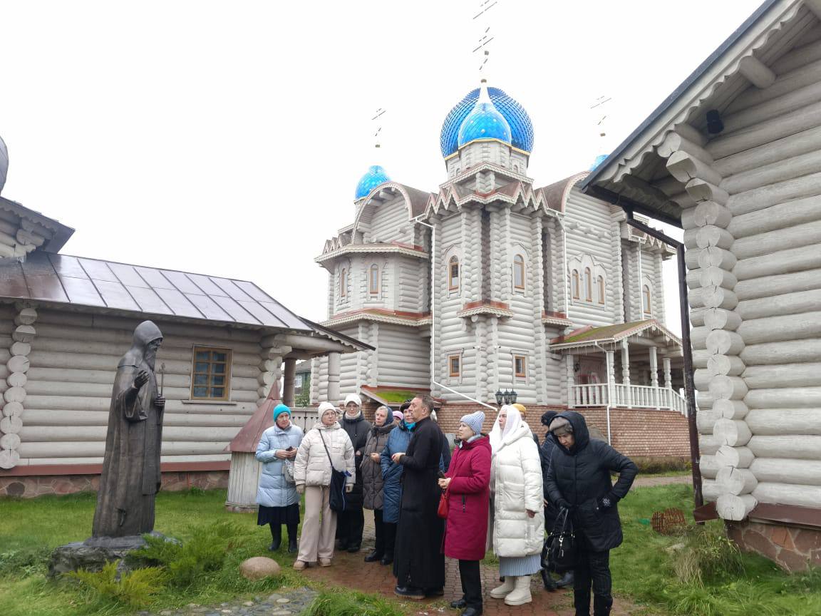 Участники проекта «Активное долголетие» побывали на экскурсии в Михайло-Архангельском храмовом комплексе Участники проекта «Активное долголетие» побывали на экскурсии в Михайло-Архангельском храмовом комплексе