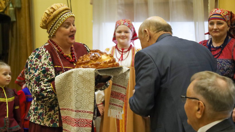 В Солнечногорске поздравили с 80-летием Сергея Волошнюка В Солнечногорске поздравили с 80-летием Сергея Волошнюка