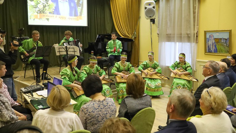 В Солнечногорске поздравили с 80-летием Сергея Волошнюка В Солнечногорске поздравили с 80-летием Сергея Волошнюка