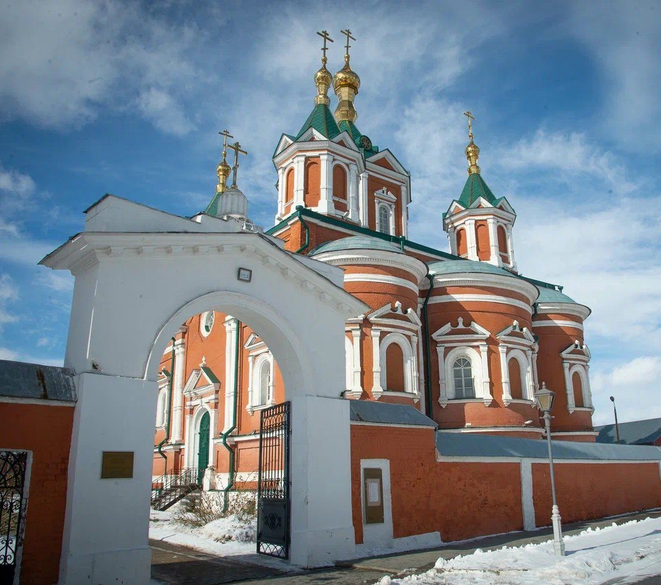 Коломна — город с уникальной душой, где каждый камень дышит историей, а современность гармонично вплетается в древнюю канву