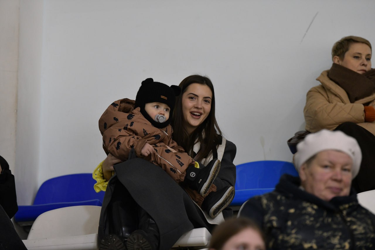 СХК «Дмитров» провел напряженный домашний матч СХК «Дмитров» провел напряженный домашний матч