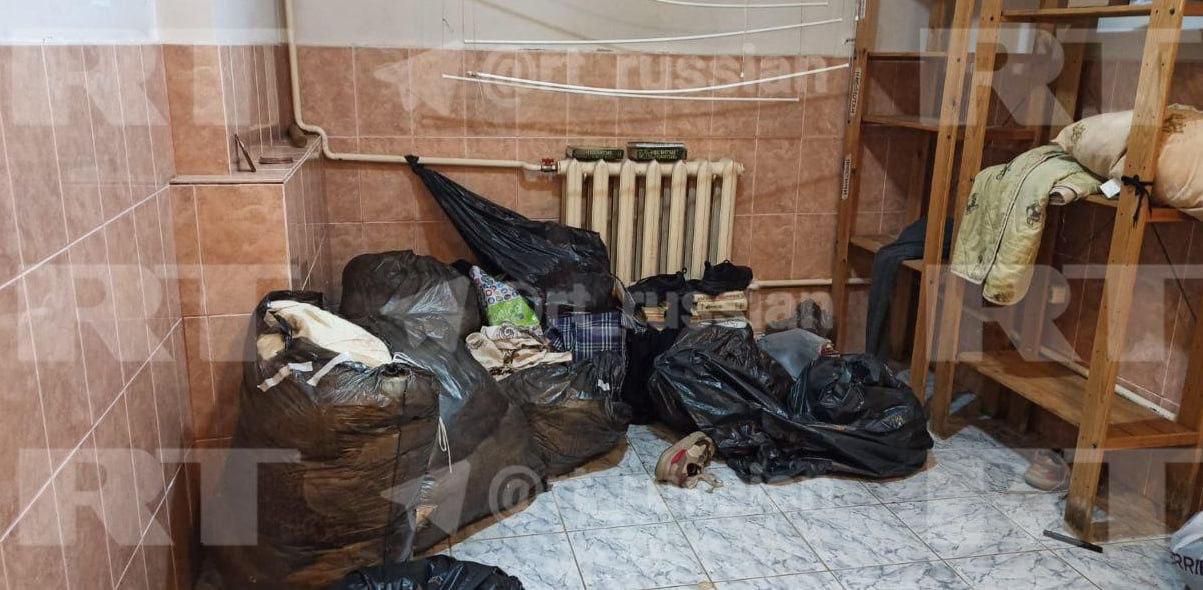 На фото — как выглядит незаконный рехаб в подмосковном Дедовске, где лечили подростков от зависимости На фото — как выглядит незаконный рехаб в подмосковном Дедовске, где лечили подростков от зависимости