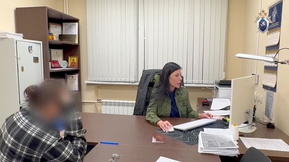 Подмосковный СК публикует кадры допроса администратора реабилитационного центра, в котором незаконно удерживали подростков
