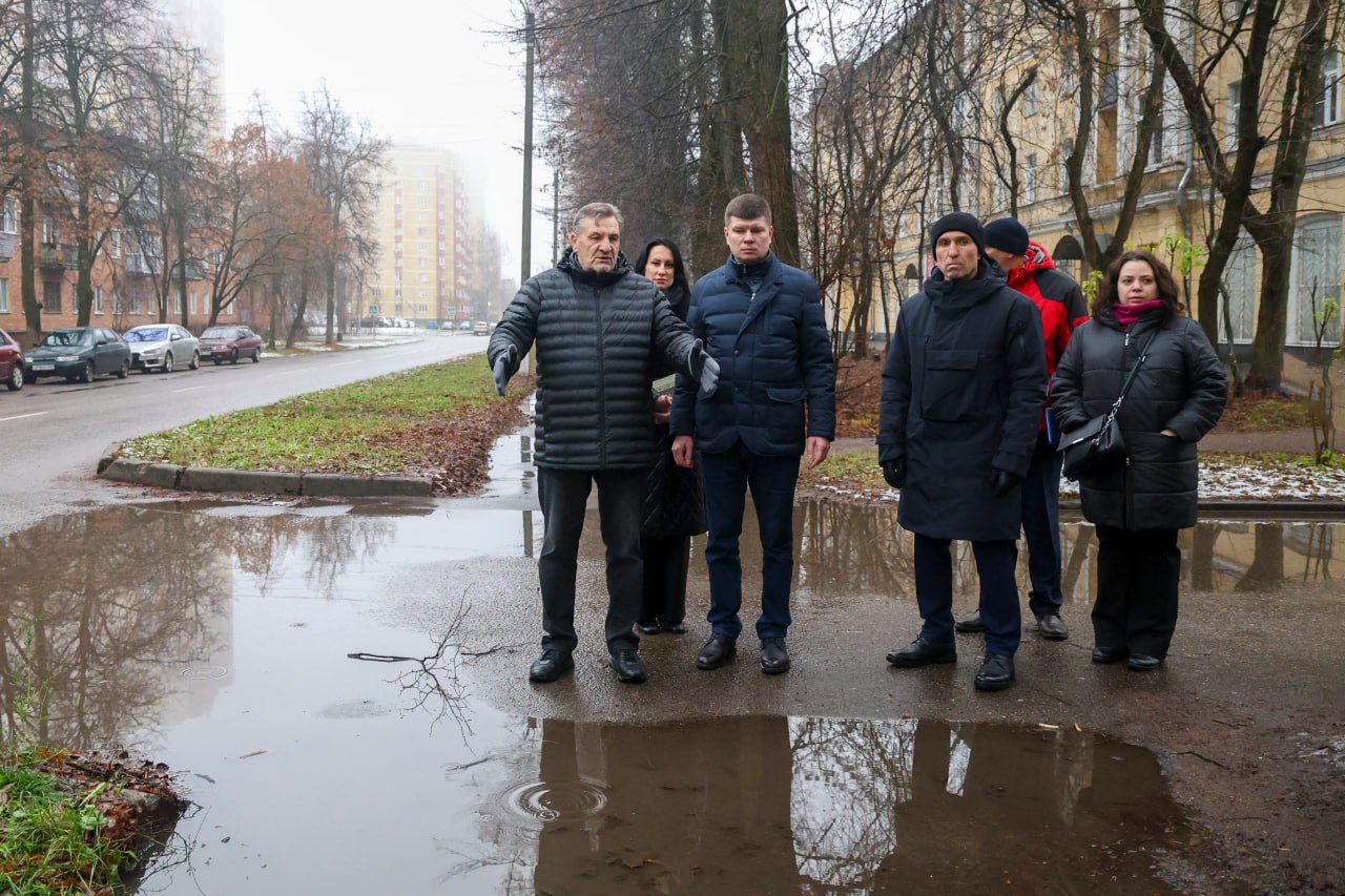 Глава г.о. Электросталь Филипп Ефанов провел очередной объезд городских территорий Глава г.о. Электросталь Филипп Ефанов провел очередной объезд городских территорий