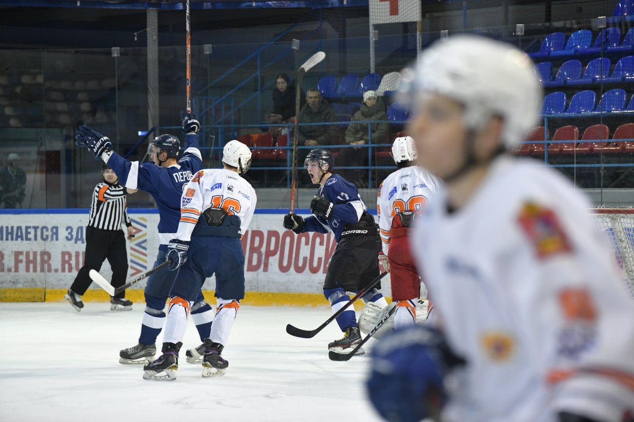 СХК «Дмитров» провел напряженный домашний матч СХК «Дмитров» провел напряженный домашний матч