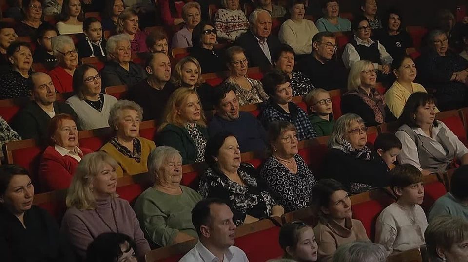 Масштабное караоке под оркестр народных инструментов прошло в Ступино