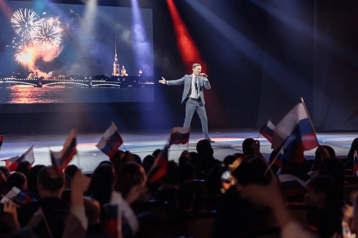 Быть первым!. В Зимнем театре состоялось важное событие — открытие первичного отделения «Движения Первых» и церемония вступления новых участников Быть первым!. В Зимнем театре состоялось важное событие — открытие первичного отделения «Движения Первых» и церемония вступления новых участников