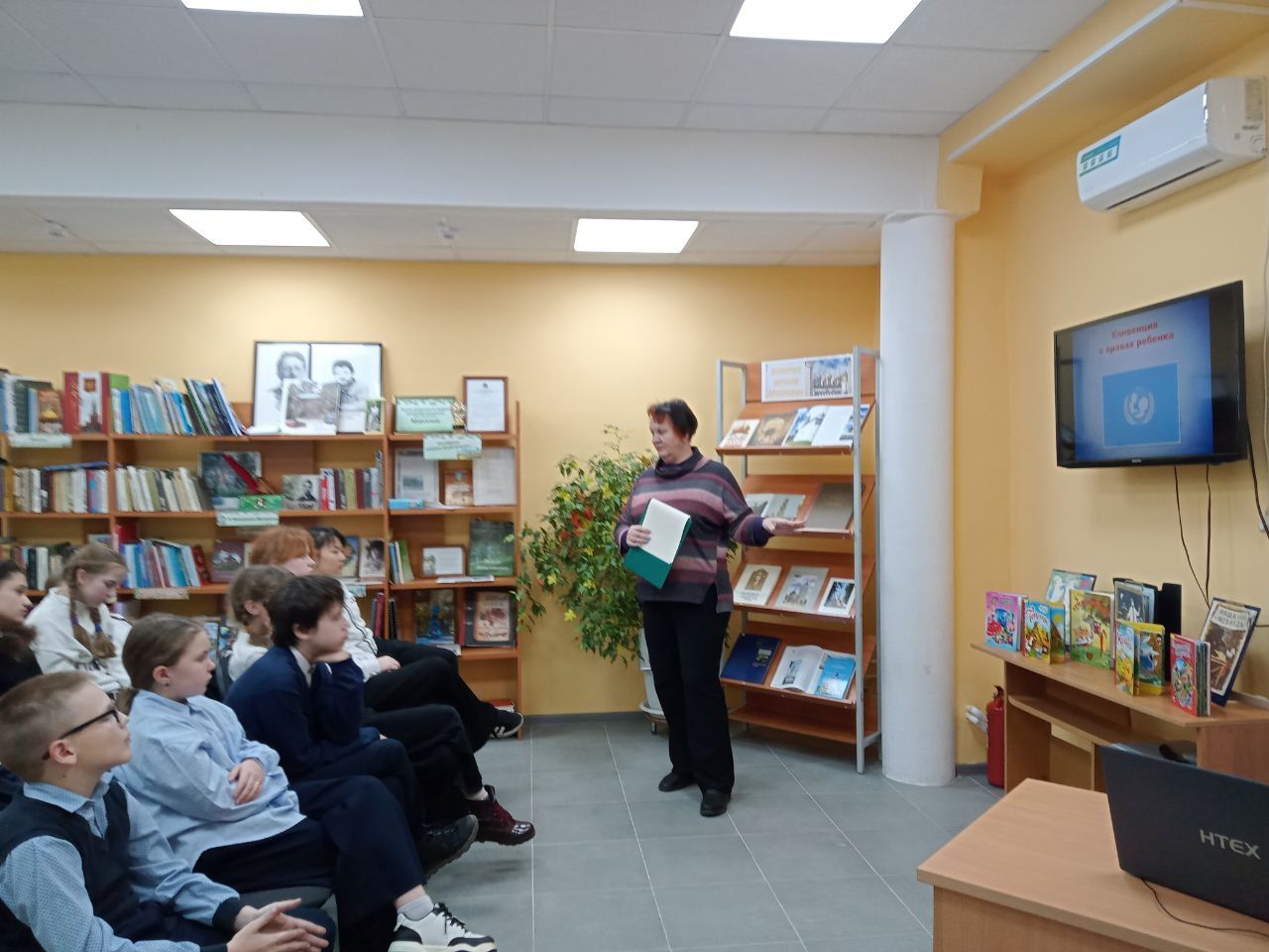 Правовую беседу «Права ребёнка глазами сказочных героев» провели для детей в Столбовской библиотеке им.О.Кургузова Правовую беседу «Права ребёнка глазами сказочных героев» провели для детей в Столбовской библиотеке им.О.Кургузова