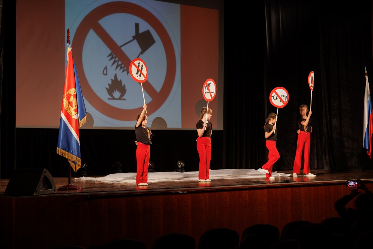 «Зажги свою звезду»!. В Центре культуры и досуга «Мечта» прошёл областной этап конкурса «Зажги свою звезду» – яркого творческого проекта на противопожарную тематику для воспитанников социальных центров «Зажги свою звезду»!. В Центре культуры и досуга «Мечта» прошёл областной этап конкурса «Зажги свою звезду» – яркого творческого проекта на противопожарную тематику для воспитанников социальных центров