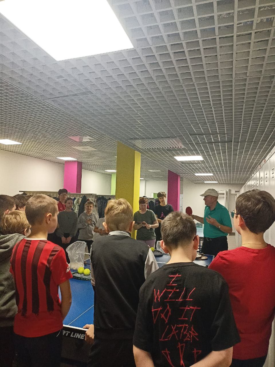 В школе № 10 состоялось спортивно-просветительское мероприятие «Теннисные встречи», которое было организовано в рамках масштабного просветительского проекта «Развитие настольного тенниса в школах», направленного на... В школе № 10 состоялось спортивно-просветительское мероприятие «Теннисные встречи», которое было организовано в рамках масштабного просветительского проекта «Развитие настольного тенниса в школах», направленного на...