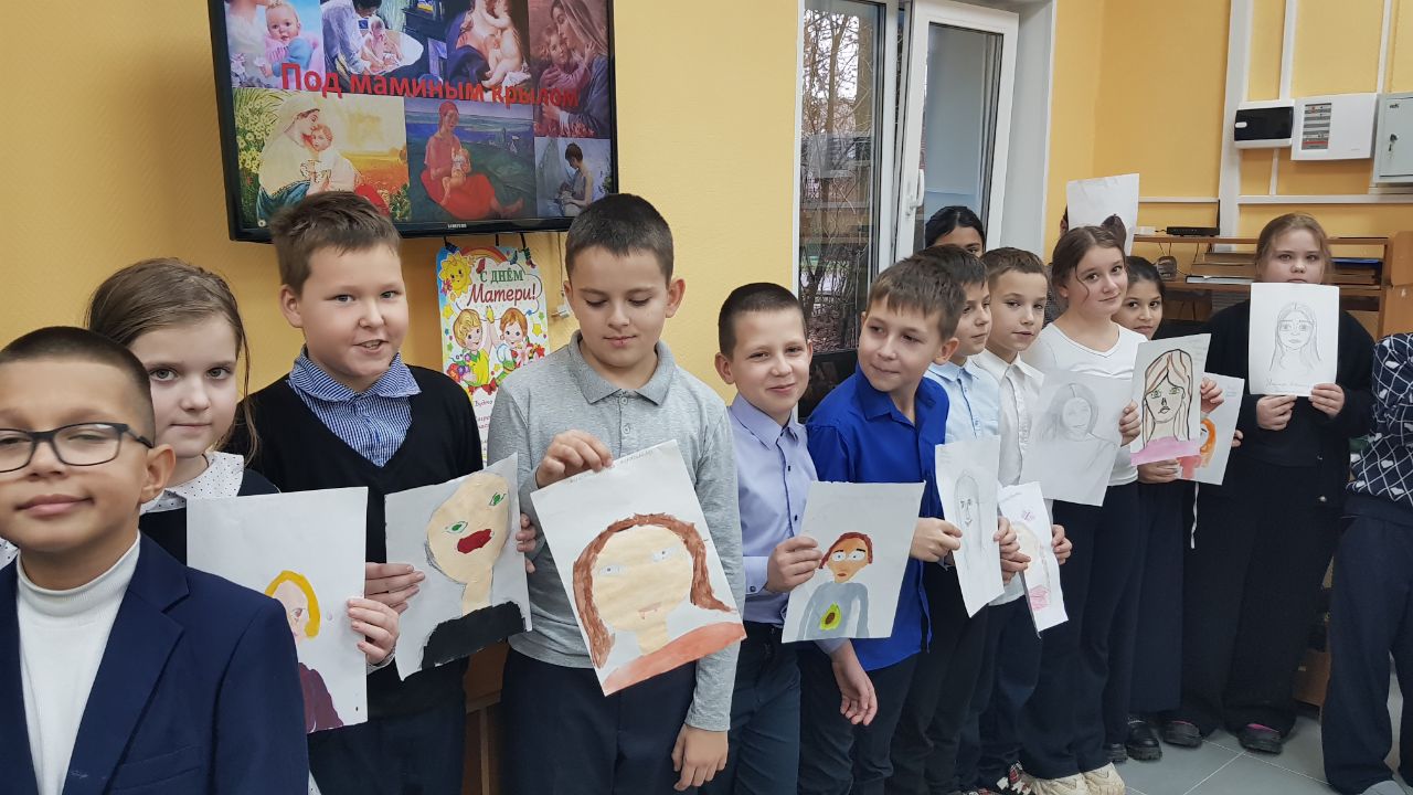 Беседа-портрет «Под маминым крылом» Беседа-портрет «Под маминым крылом»