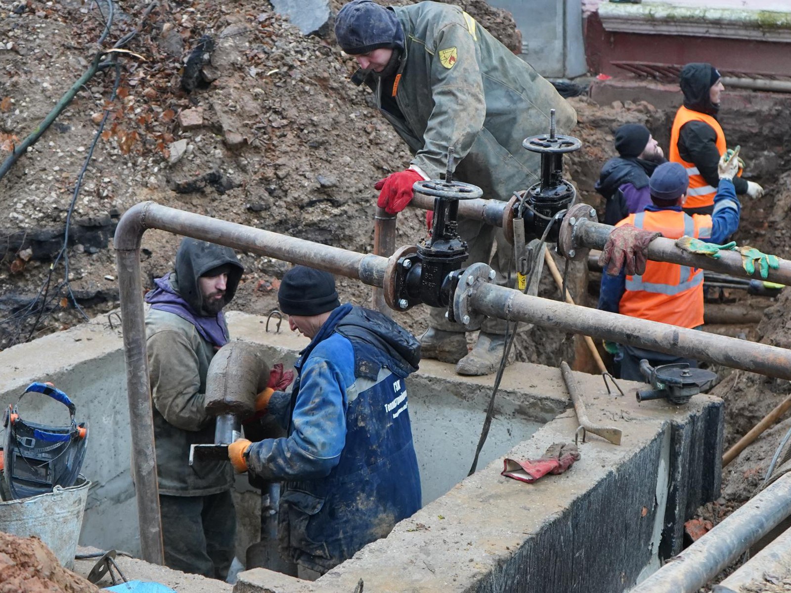 На двух улицах города Ступино продолжаются работы по замене теплосетей На двух улицах города Ступино продолжаются работы по замене теплосетей
