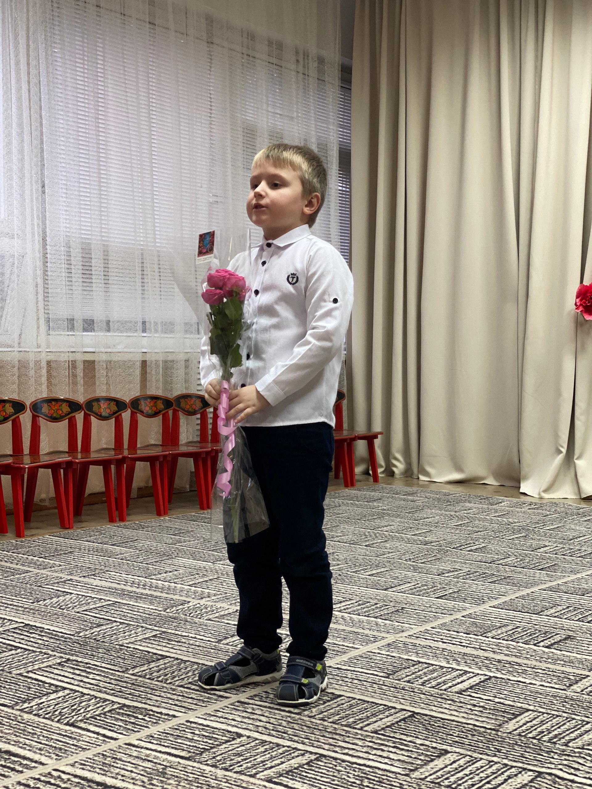 В дошкольном отделении в рамках Рождественских образовательных чтений «Просвещение и нравственность: формирование личности и вызовы времени», прошёл конкурс чтецов, посвящённый Дню матери В дошкольном отделении в рамках Рождественских образовательных чтений «Просвещение и нравственность: формирование личности и вызовы времени», прошёл конкурс чтецов, посвящённый Дню матери