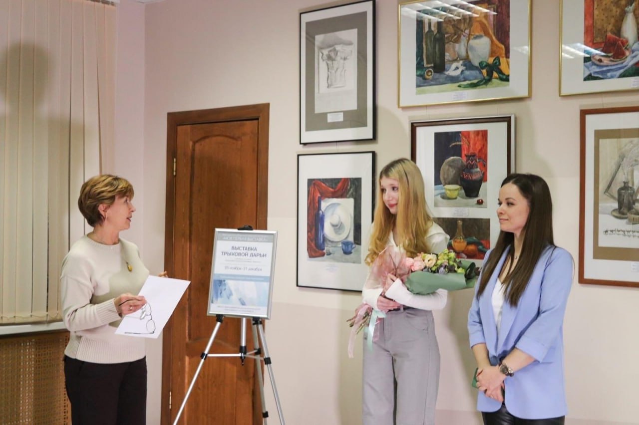 В Красноармейске открылась первая художественная выставка ученицы ДШИ