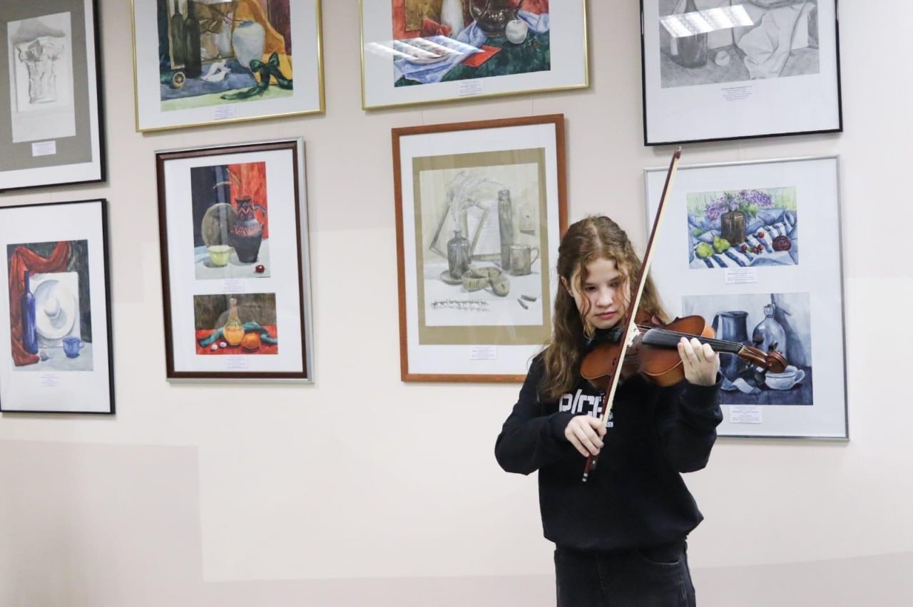 В Красноармейске открылась первая художественная выставка ученицы ДШИ В Красноармейске открылась первая художественная выставка ученицы ДШИ