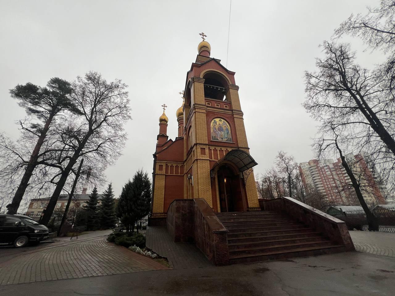 Депутат Дмитрий Кульков передал гуманитарную помощь волонтерской группе в Пушкино Депутат Дмитрий Кульков передал гуманитарную помощь волонтерской группе в Пушкино