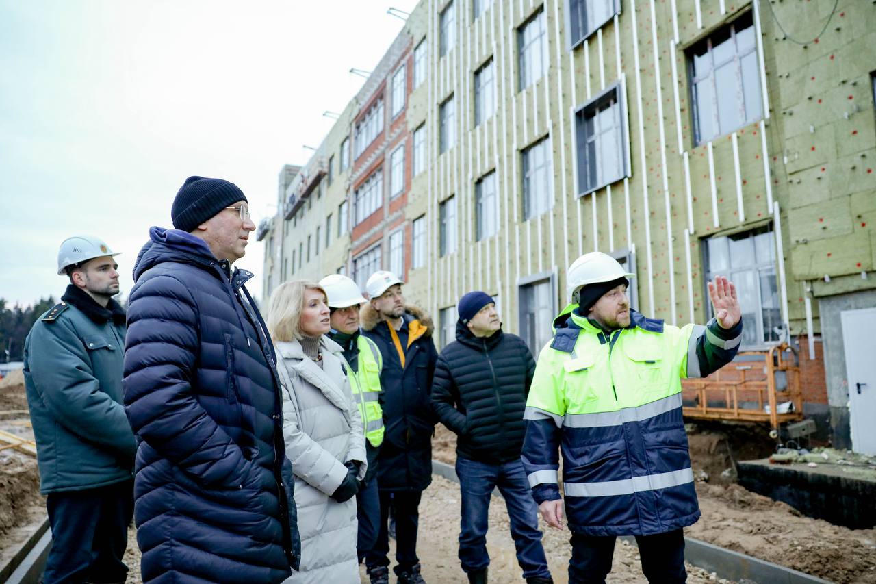 Юлия Купецкая: В ЖК «Пироговская Ривьера» продолжается строительство школы на 600 мест Юлия Купецкая: В ЖК «Пироговская Ривьера» продолжается строительство школы на 600 мест