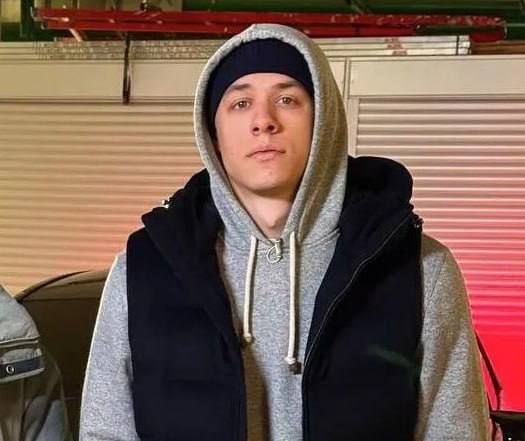 Macan пришел в военкомат. Как пишет РИА Новости, один из призывников рассказал, что видел рэпера внутри сборного пункта в Москве