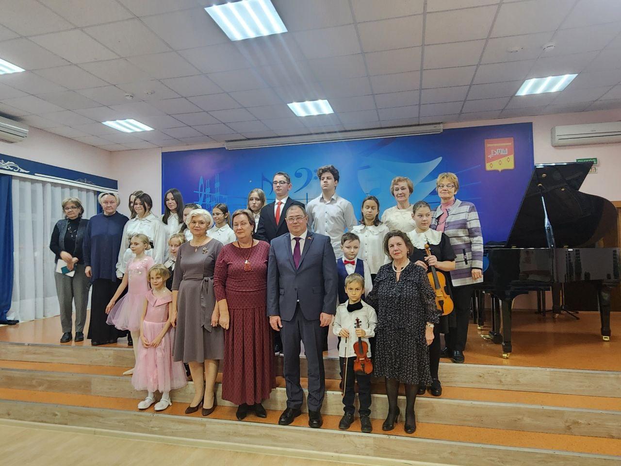 В Детской школе искусств города Электроугли прошел праздничный концерт «Сердце, наполненное любовью», приуроченный ко Дню матери