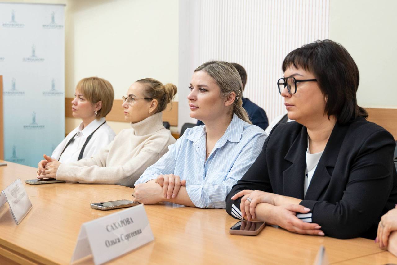 Глава округа Евгения Хрусталева провела встречу с домодедовскими общественниками Глава округа Евгения Хрусталева провела встречу с домодедовскими общественниками