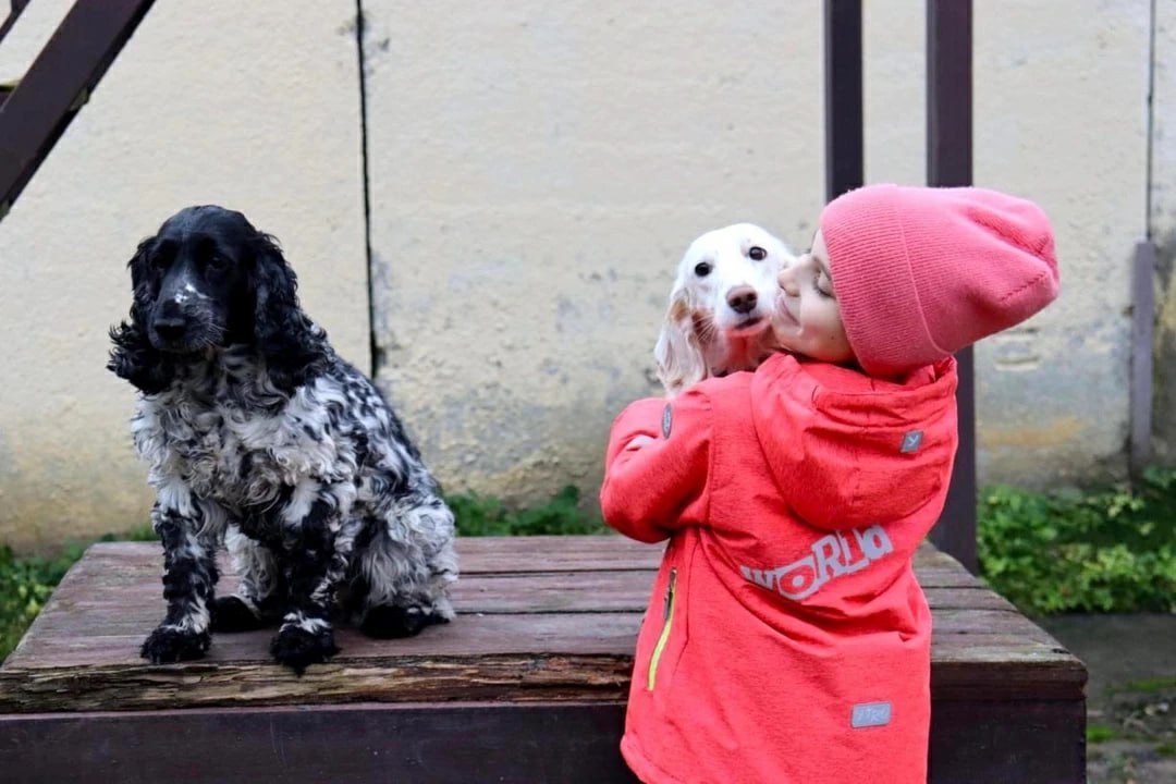 В Подмосковье полицейские-кинологи помогли школьнице подготовиться к научной конференции