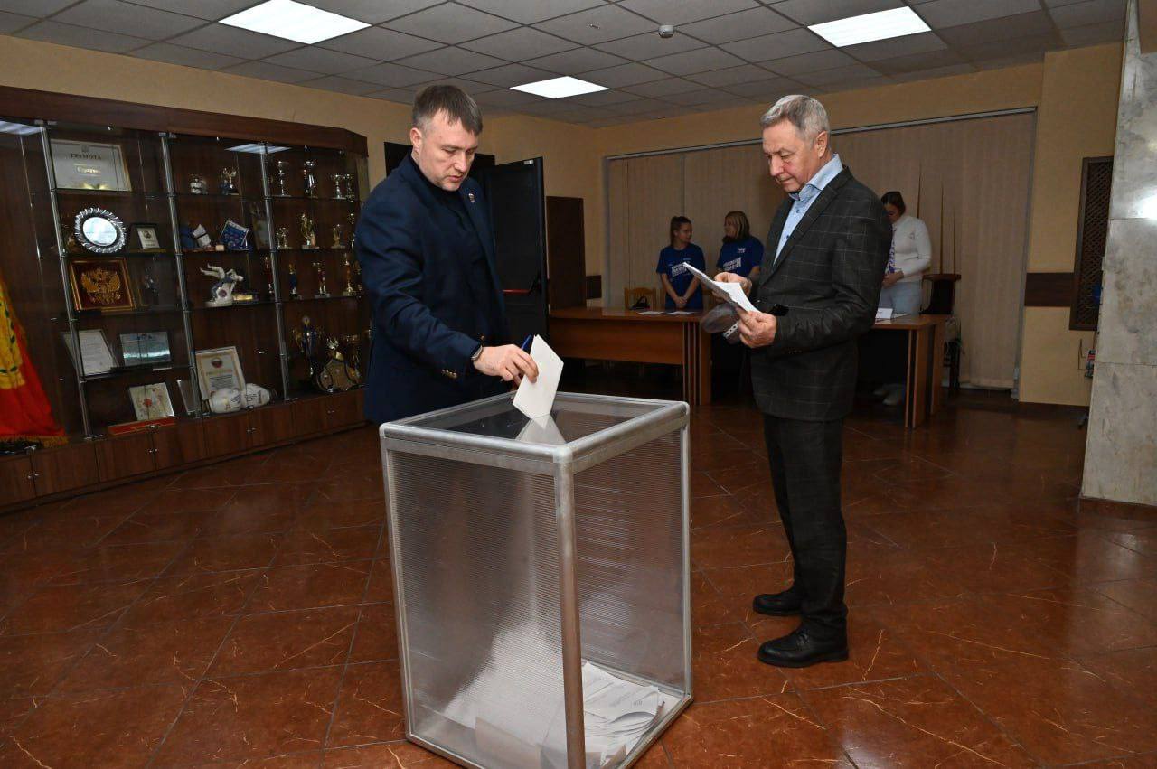 В городском округе Серпухов провели VI Конференцию местного отделения партии «Единая Россия» В городском округе Серпухов провели VI Конференцию местного отделения партии «Единая Россия»