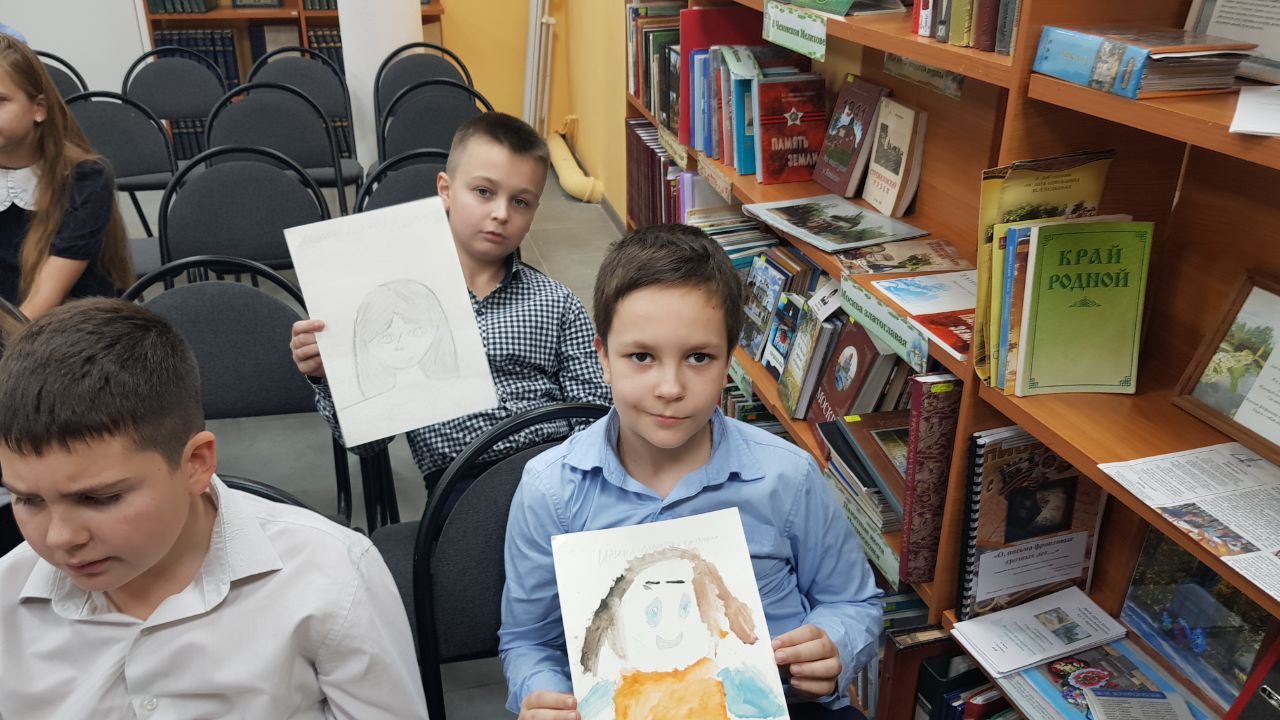 Беседа-портрет «Под маминым крылом» Беседа-портрет «Под маминым крылом»