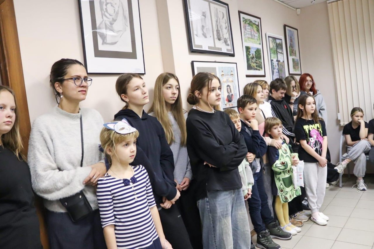 В Красноармейске открылась первая художественная выставка ученицы ДШИ В Красноармейске открылась первая художественная выставка ученицы ДШИ
