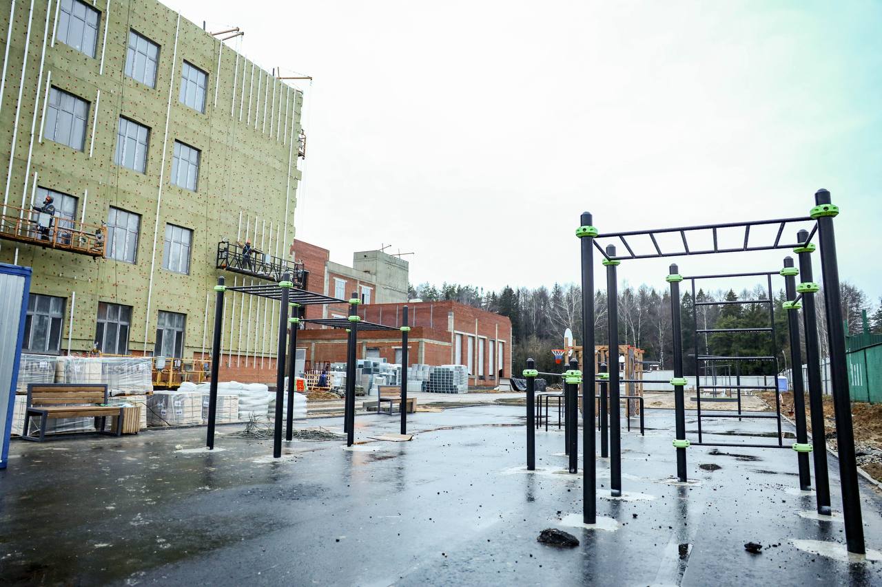 Юлия Купецкая: В ЖК «Пироговская Ривьера» продолжается строительство школы на 600 мест Юлия Купецкая: В ЖК «Пироговская Ривьера» продолжается строительство школы на 600 мест
