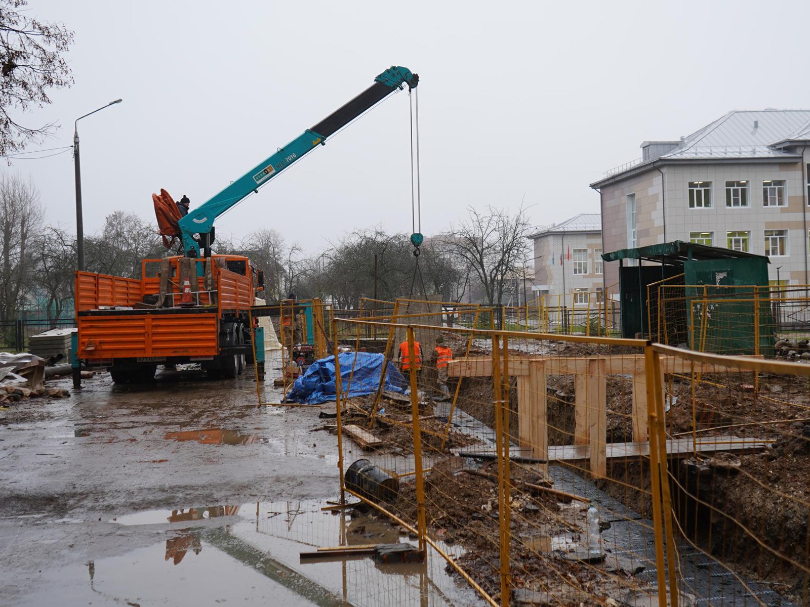 На двух улицах города Ступино продолжаются работы по замене теплосетей