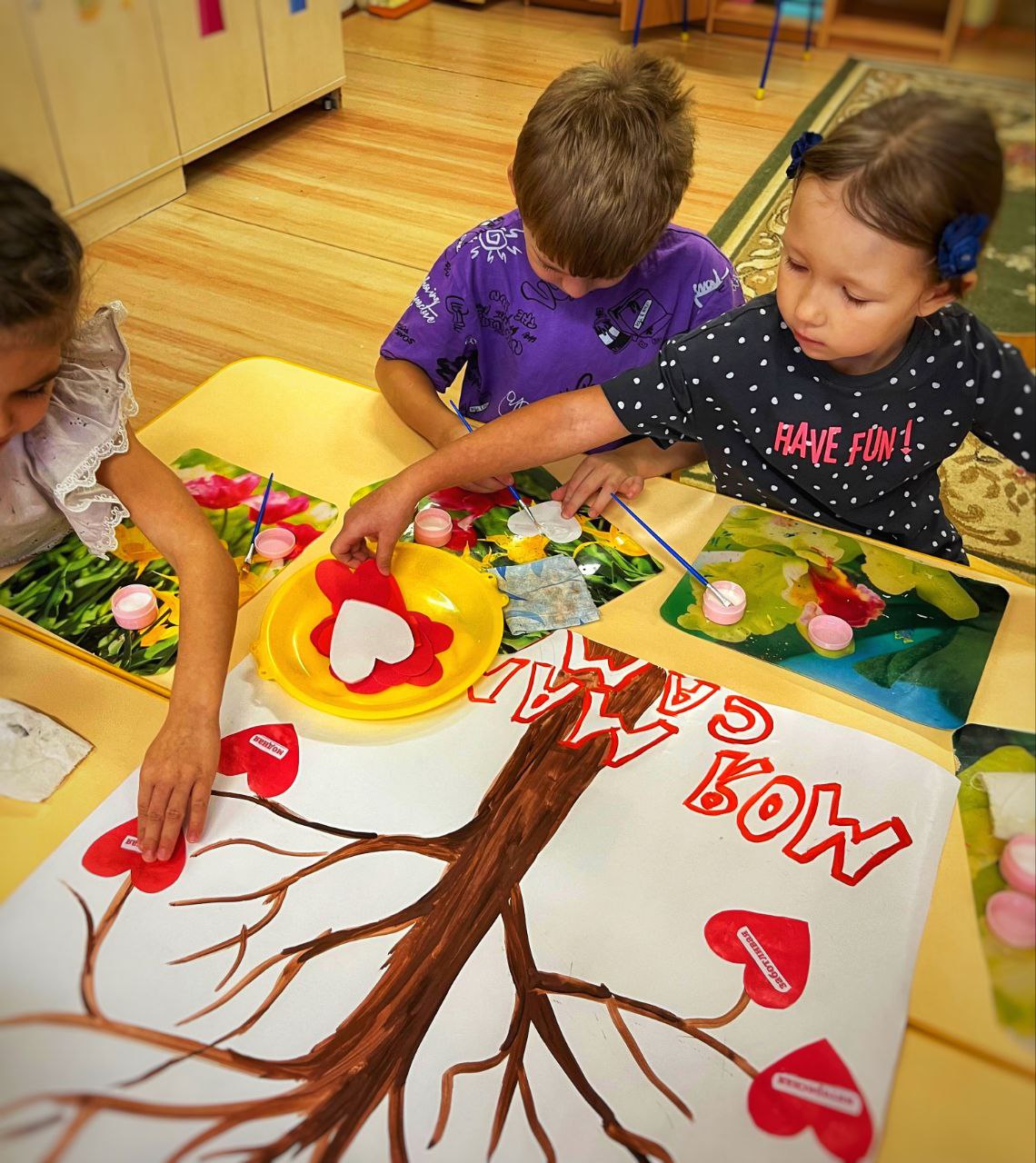 В рамках тематического мероприятия, посвящённого Дню матери, воспитанники старшей группы №44 дошкольного отделения гимназии №2 м.о. Чехов (здание 3, п. Васькино) поведали о своей любви к самому дорогому человеку и выразили... В рамках тематического мероприятия, посвящённого Дню матери, воспитанники старшей группы №44 дошкольного отделения гимназии №2 м.о. Чехов (здание 3, п. Васькино) поведали о своей любви к самому дорогому человеку и выразили...