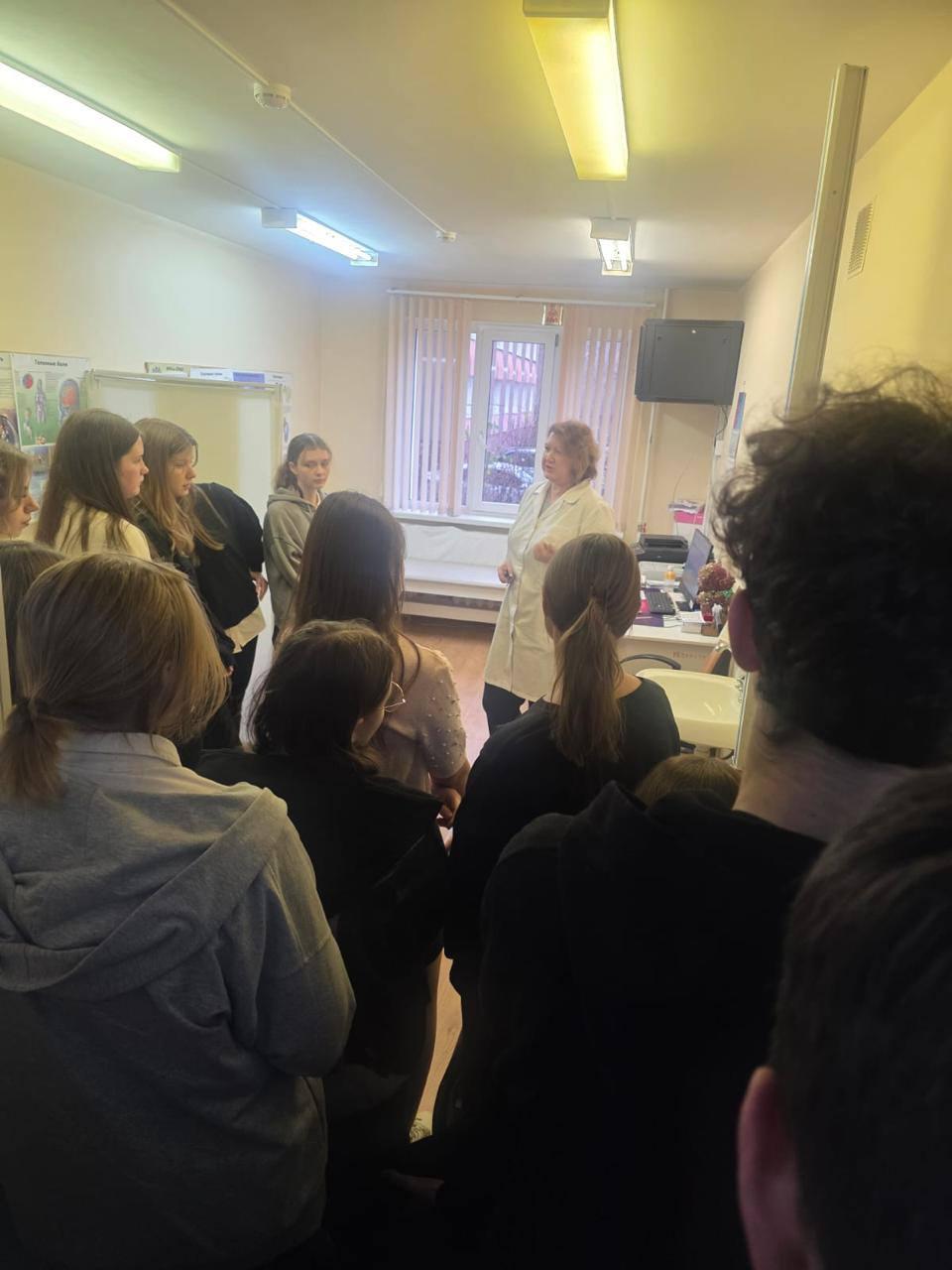 Ученики школ округа знакомятся с медицинской сферой в рамках профориентационных экскурсий в Ногинскую больницу Ученики школ округа знакомятся с медицинской сферой в рамках профориентационных экскурсий в Ногинскую больницу