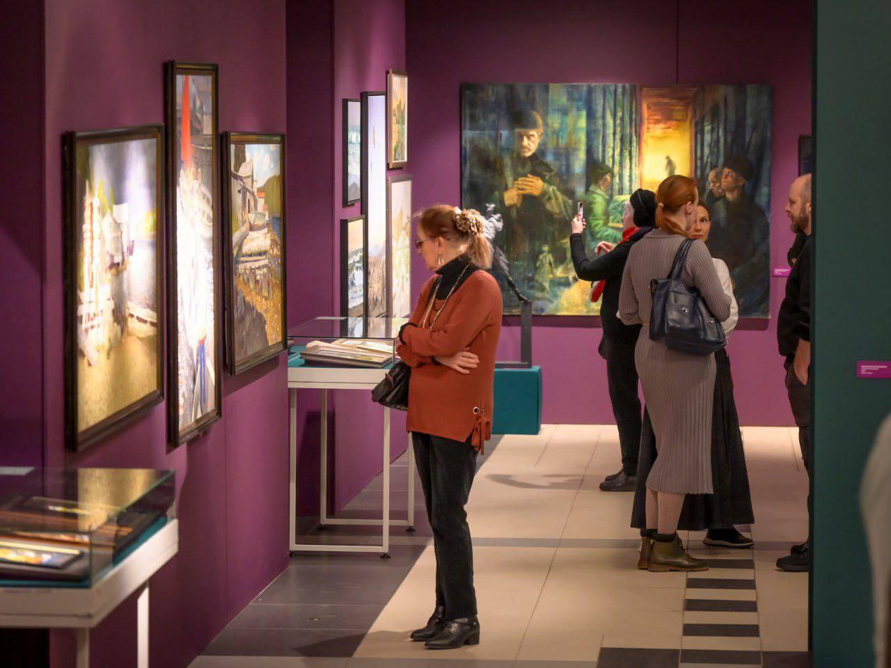 В главном корпусе Сергиево-Посадского музея-заповедника состоялось торжественное подведение итогов выставки-конкурса «Осенний салон-2025» В главном корпусе Сергиево-Посадского музея-заповедника состоялось торжественное подведение итогов выставки-конкурса «Осенний салон-2025»