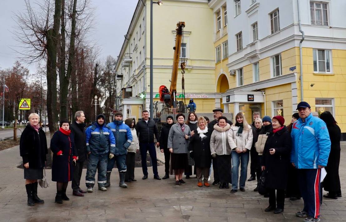 Ступинские депутаты проверили реконструкцию пешеходной зоны на проспекте Победы