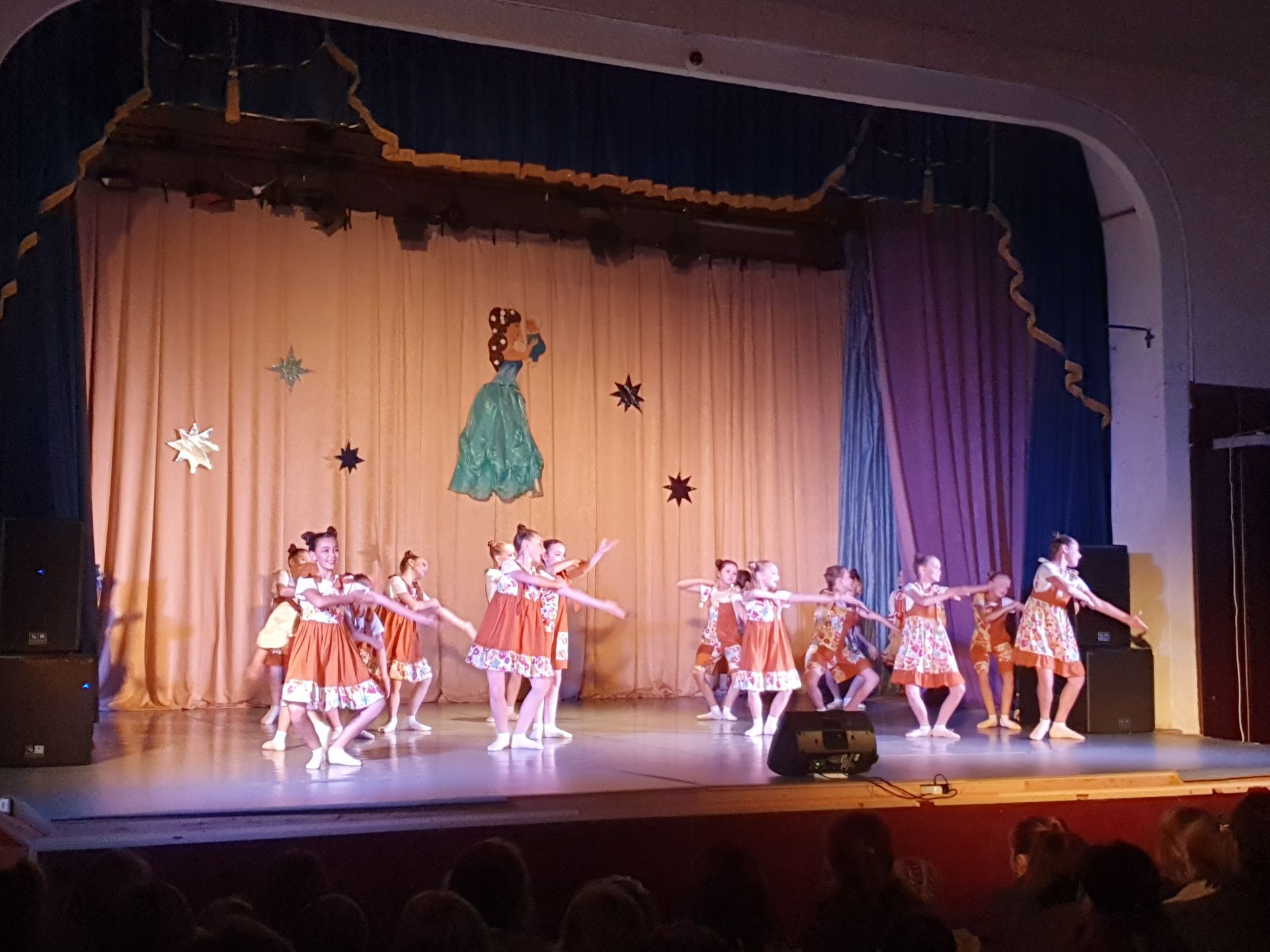 Наши новости. Праздничный концерт в муниципальном округе Чехов Наши новости. Праздничный концерт в муниципальном округе Чехов